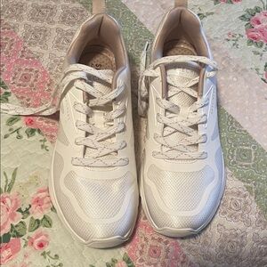 Skechers Women's Cream Sneakers